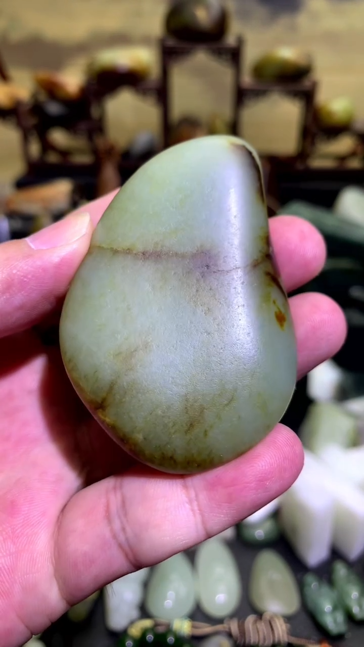 和田玉未镶嵌颈饰子料