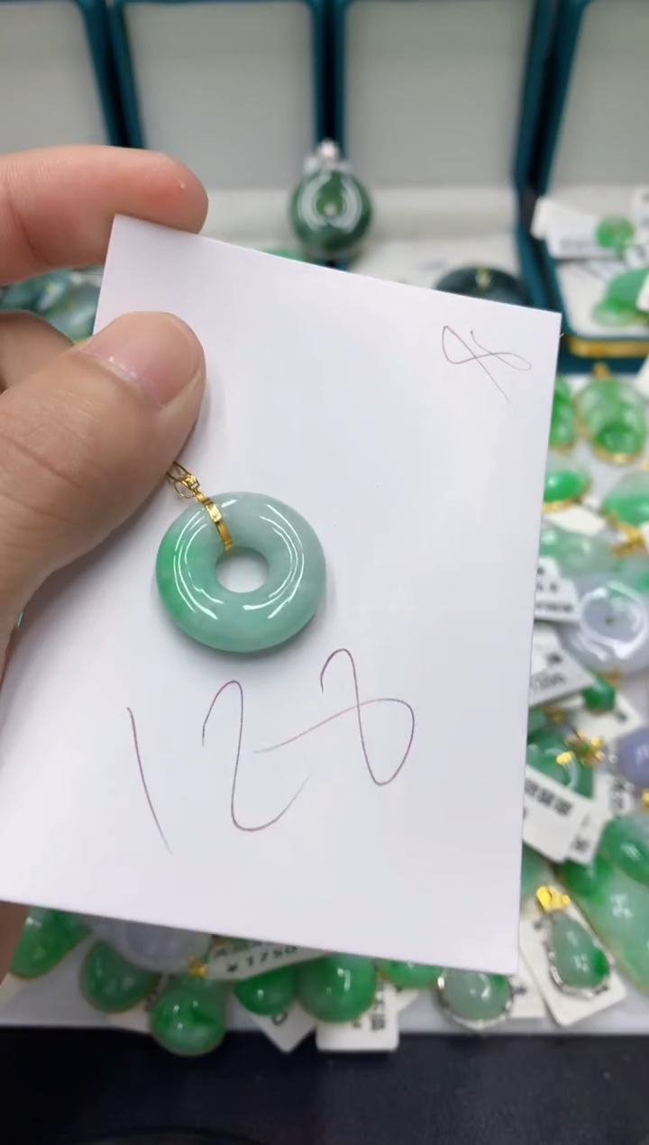 【闪购商品】翡翠颈饰18K金镶嵌翡翠