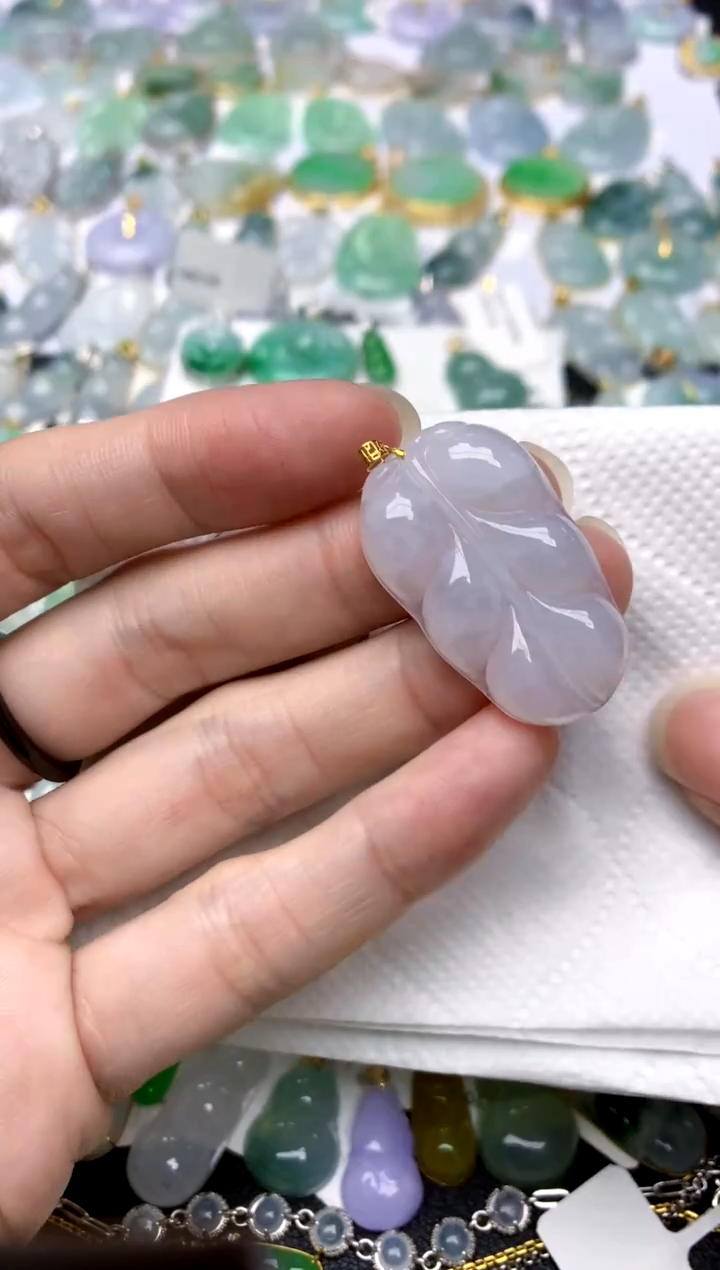 颈饰18K金镶嵌翡翠天然A货翡翠