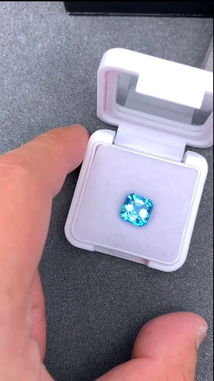 【闪购商品】托帕石裸石未镶嵌5.55克拉