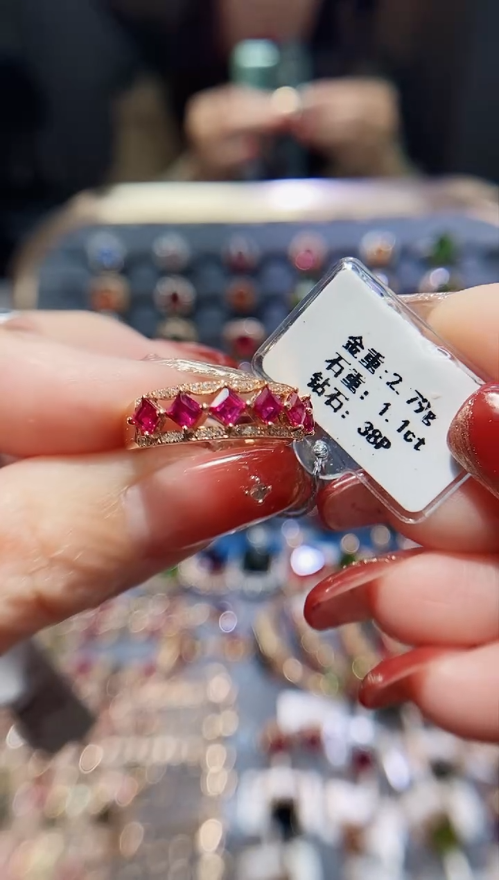 【闪购商品】红宝石戒指18K金镶嵌1.1..