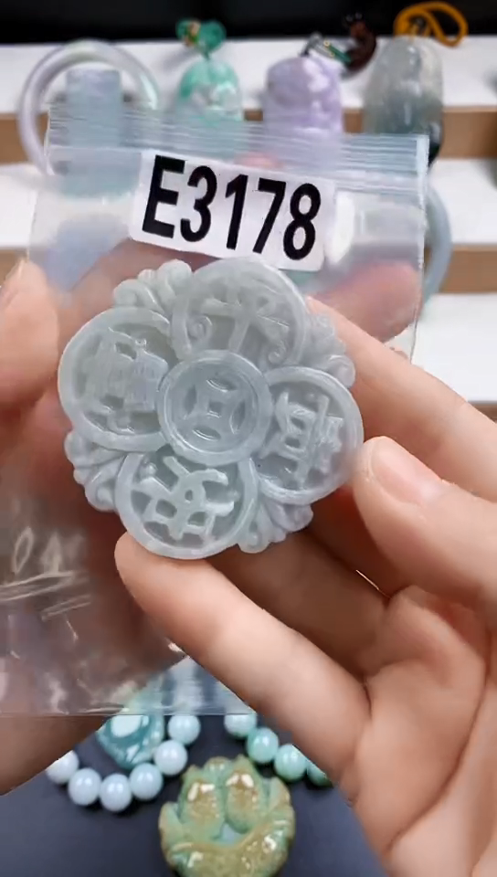 颈饰未镶嵌翡翠天然翡翠吊坠挂件