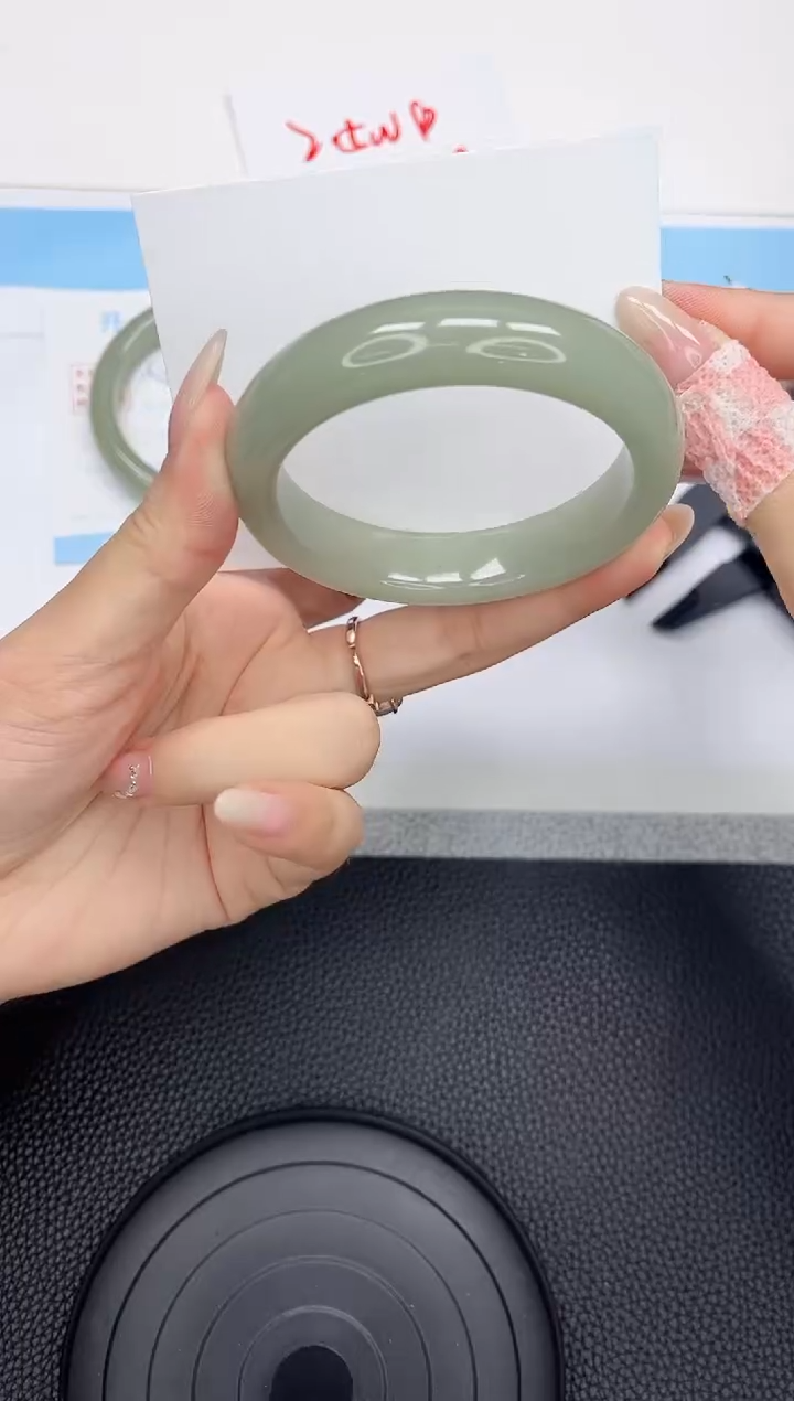 石英质玉手镯未镶嵌150-57