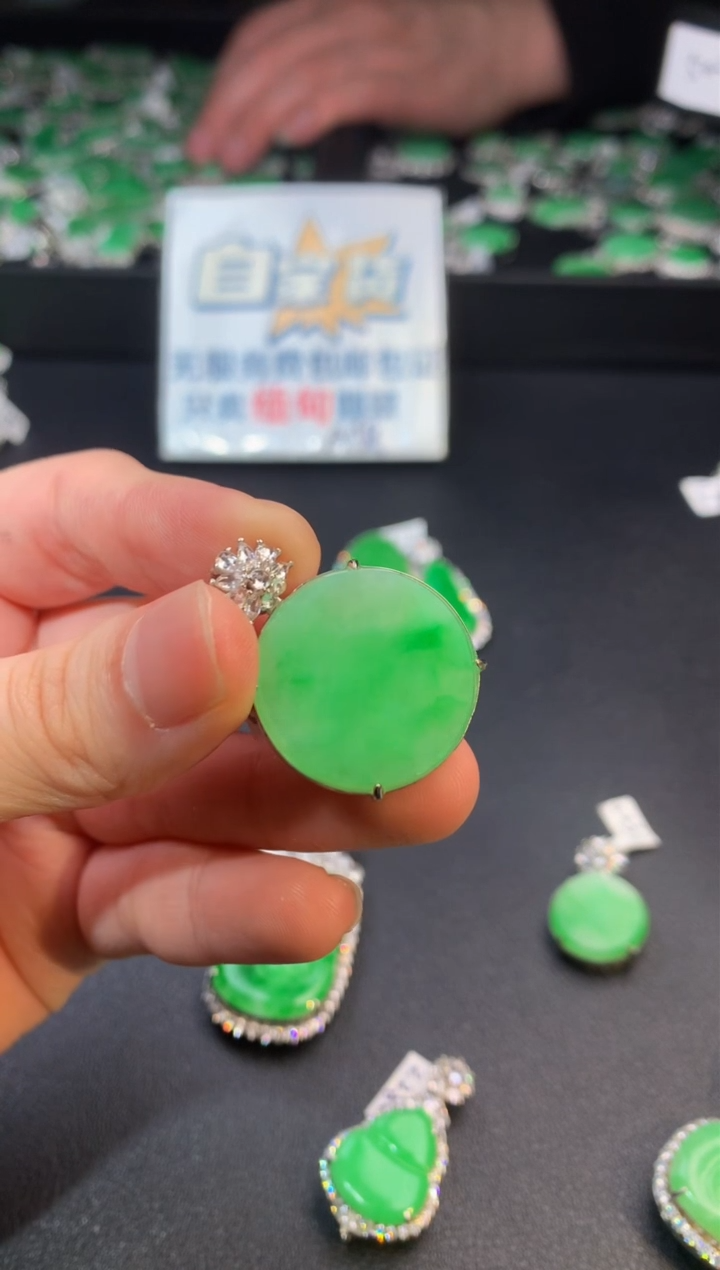 【闪购商品】翡翠颈饰银S925镶嵌翡翠