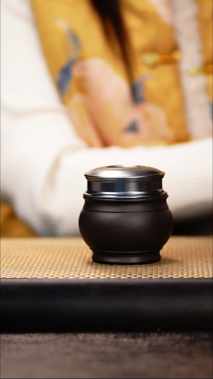 7小鱼黑料茶叶罐