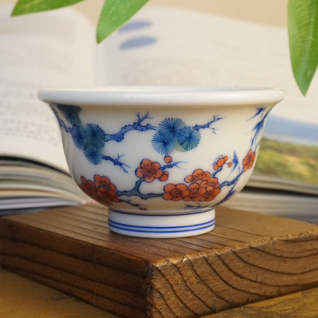 德物小雅纯手工手绘釉下青花五彩岁寒三友压手杯景德镇柴窑主人杯