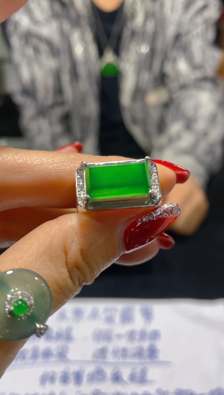 【闪购商品】定制翡翠未镶嵌天然A货翡翠多样性发货拍一发一