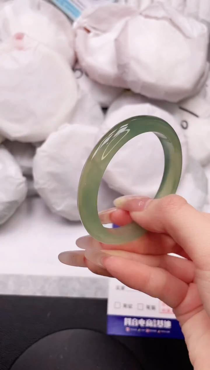 【闪购商品】石英质玉手镯未镶嵌1K462-53