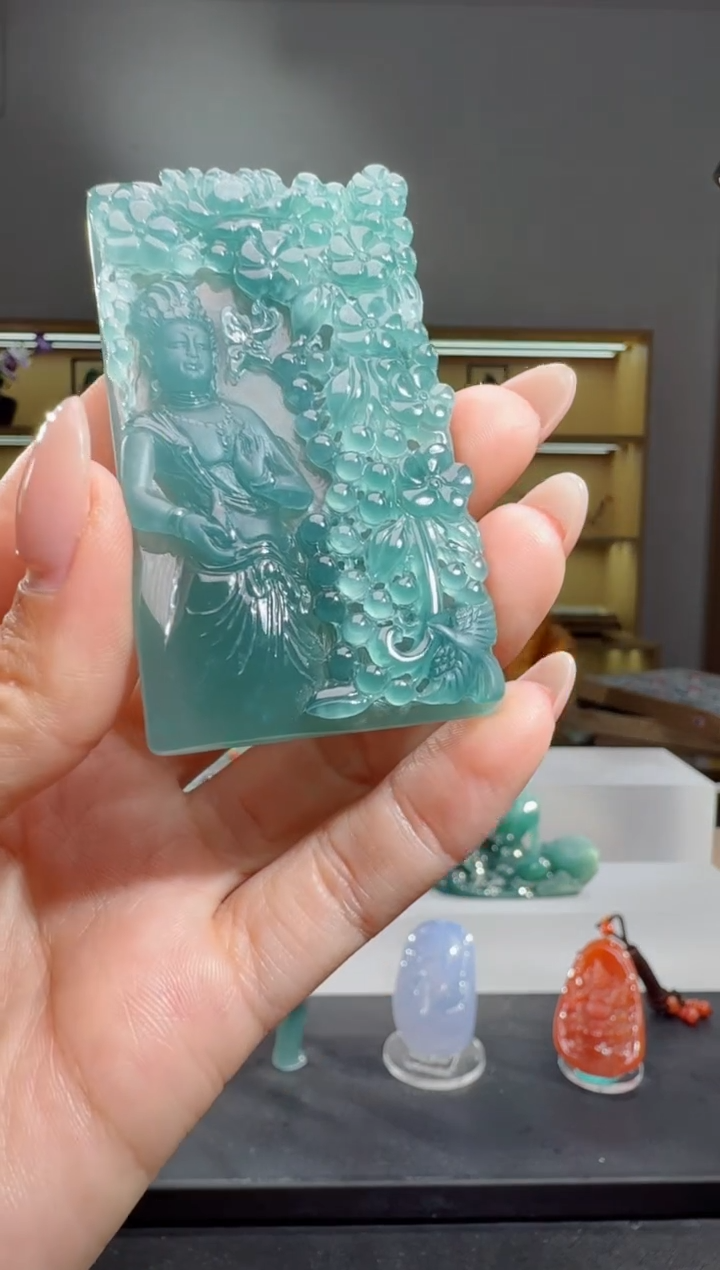 吊坠(赠链)未镶嵌翡翠观音