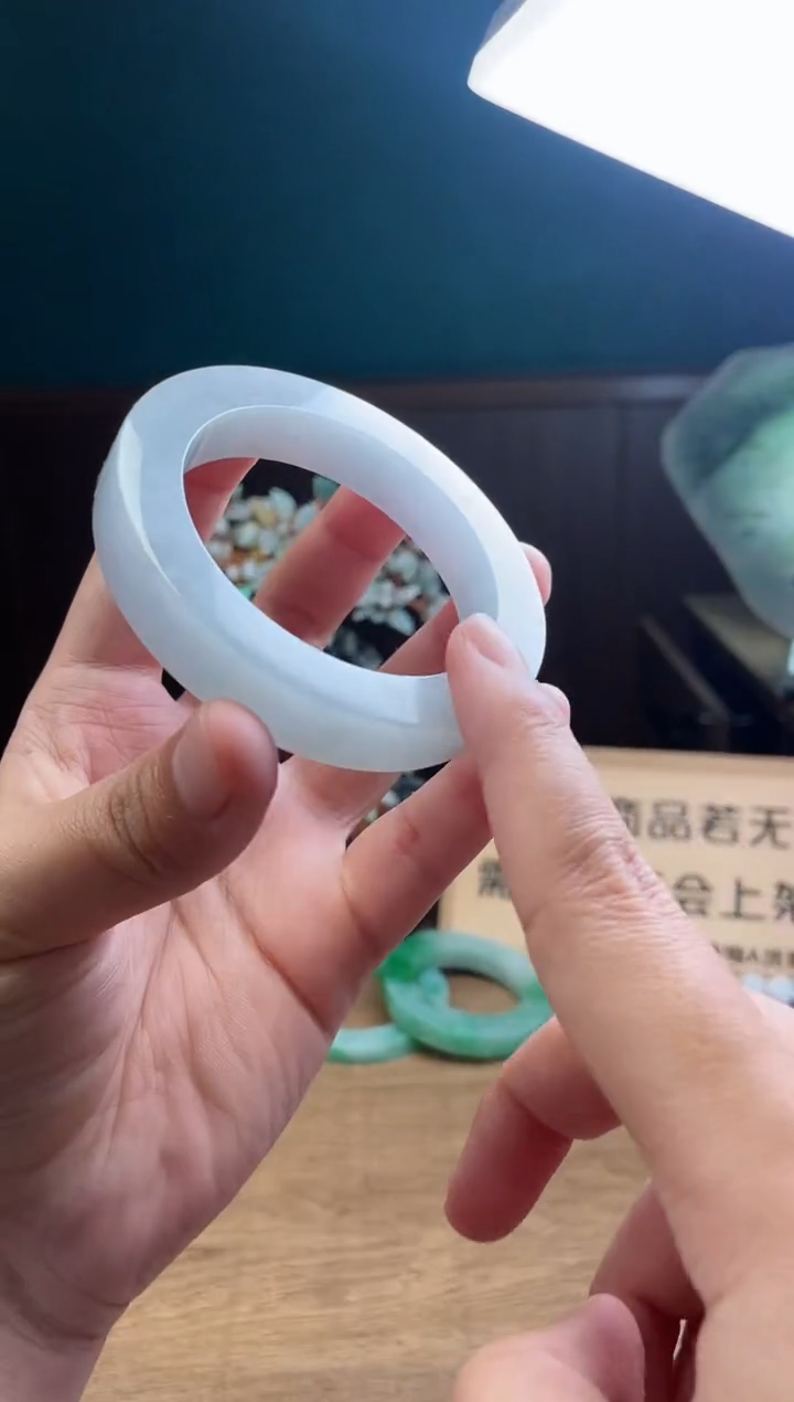 【闪购商品】定制翡翠手镯未镶嵌定制