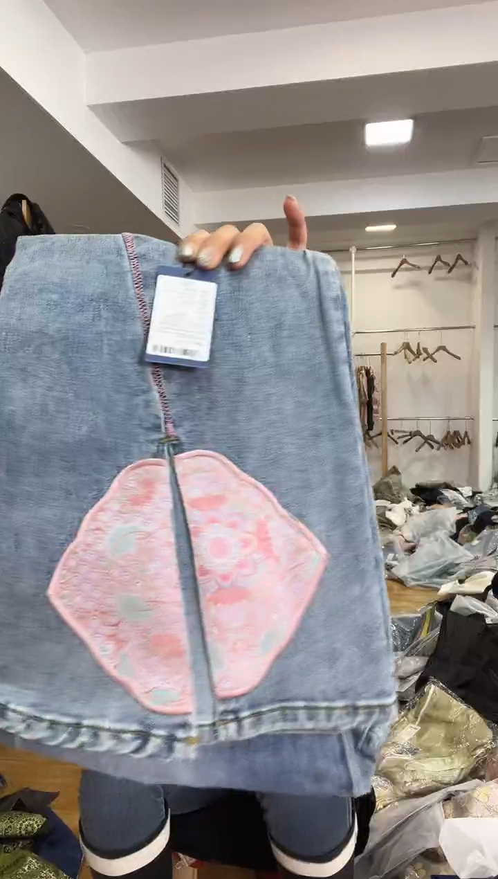 L码        125斤  牛仔裤