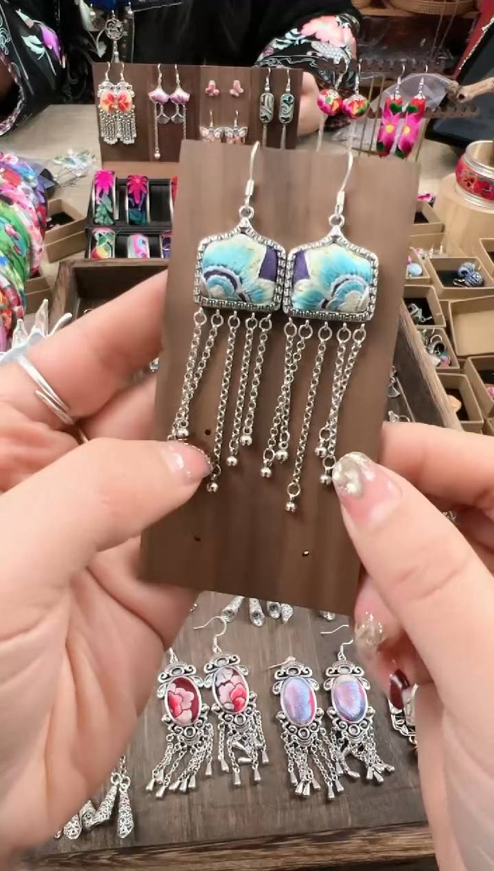 【闪购商品】织绣民族风老绣饰品110