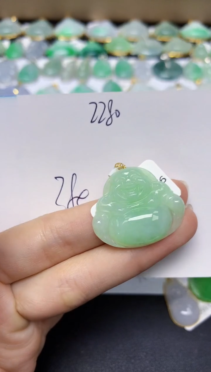 翡翠18K金镶嵌颈饰天然翡翠A货