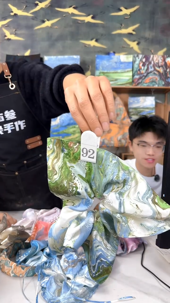 一*月方巾 92    