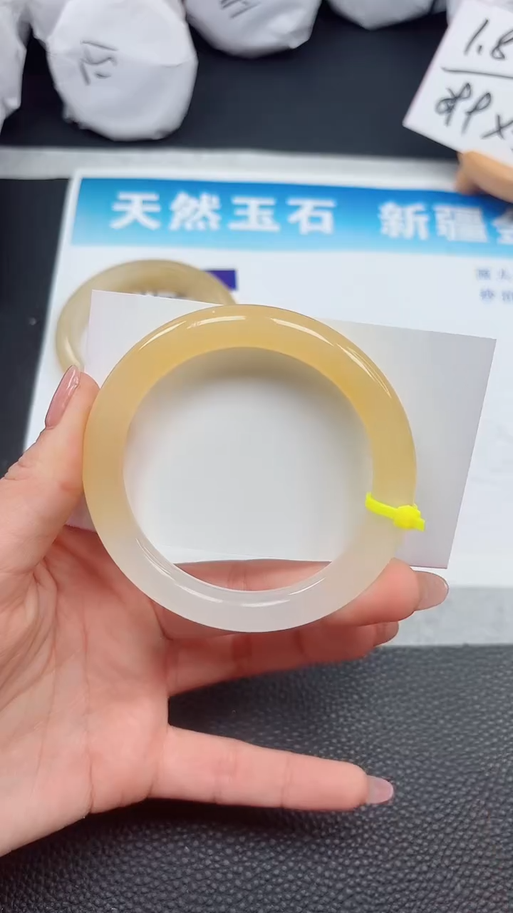 【闪购商品】石英质玉手镯未镶嵌159