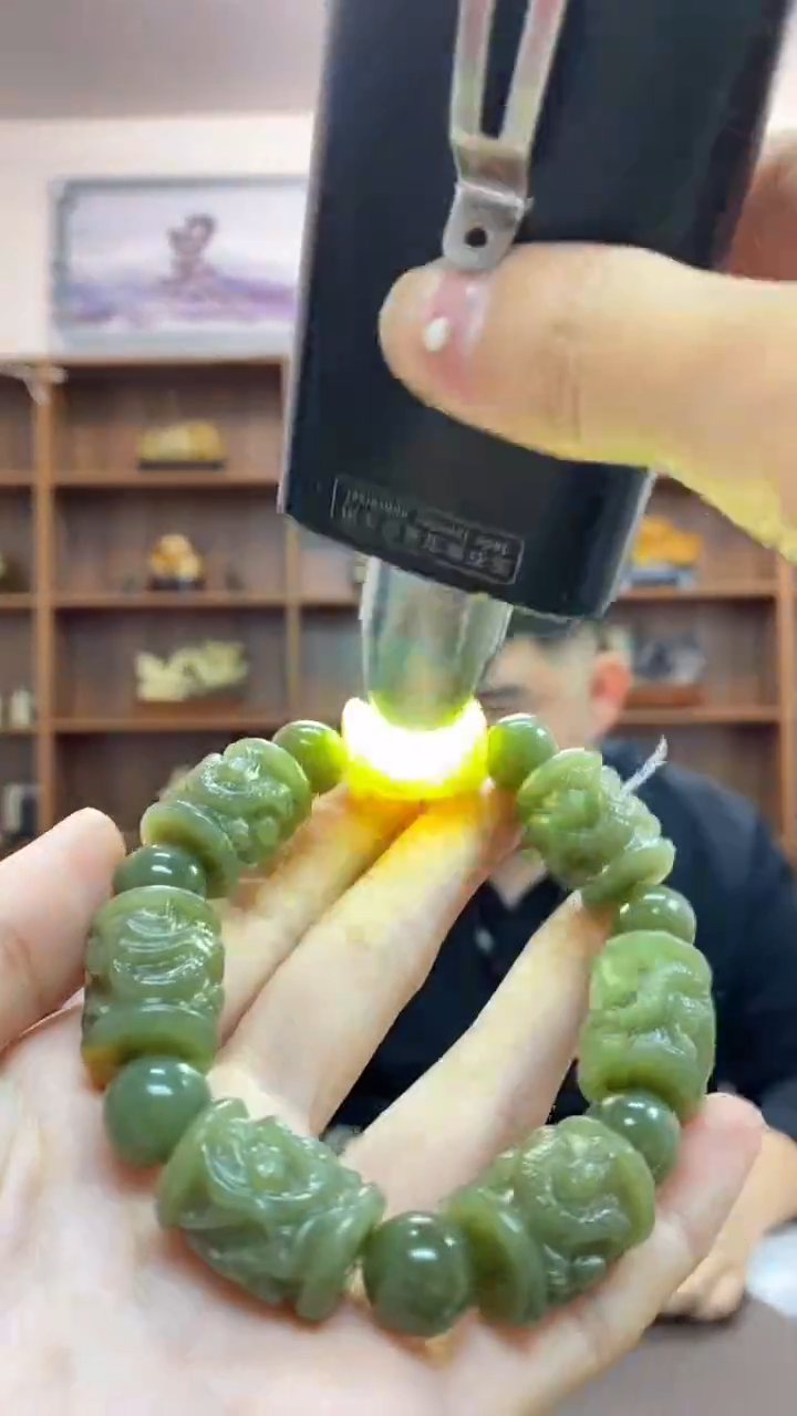 【闪购商品】岫岩河磨玉（透闪石质玉）手串未镶嵌龙柱手串