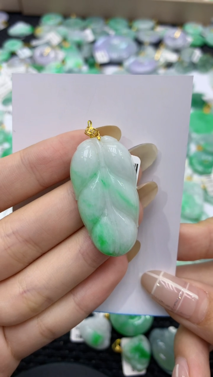 颈饰18K金镶嵌翡翠天然缅甸翡翠A货