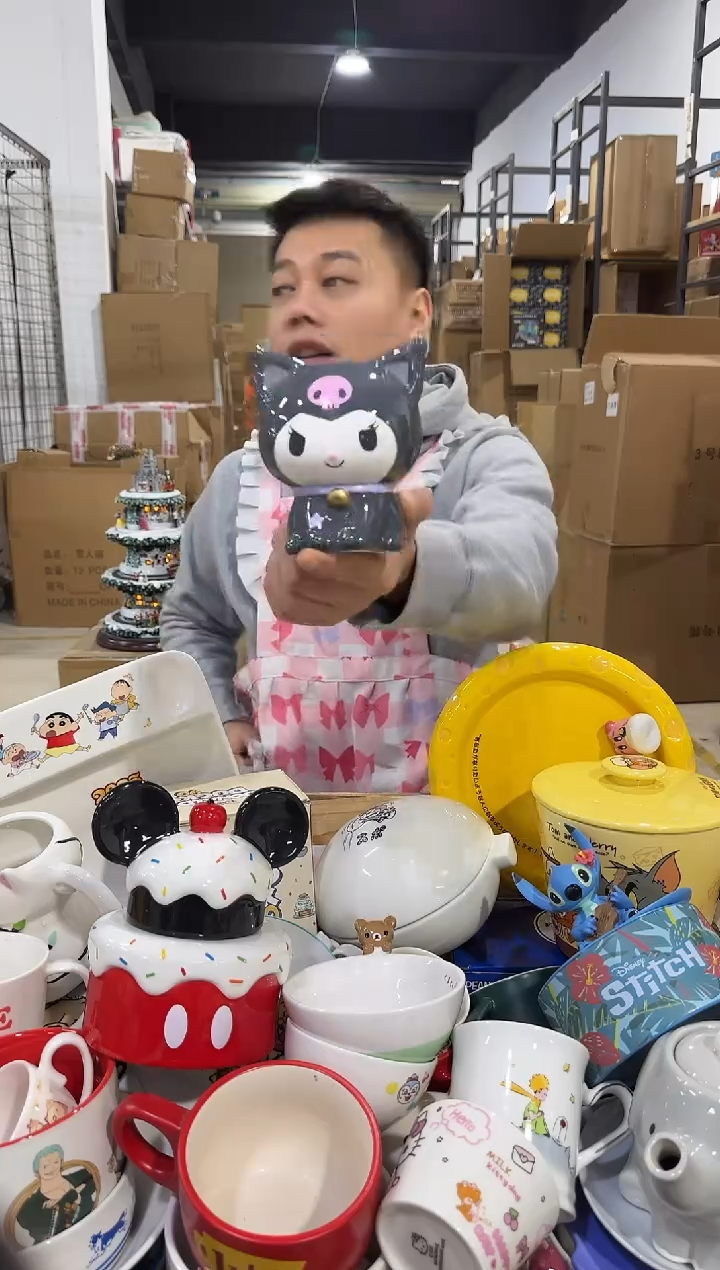 瓷片库洛米蹲坐钱罐