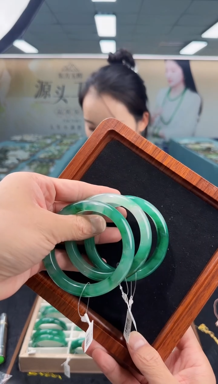 独山玉未镶嵌手镯正装多样性发货 拍一发一