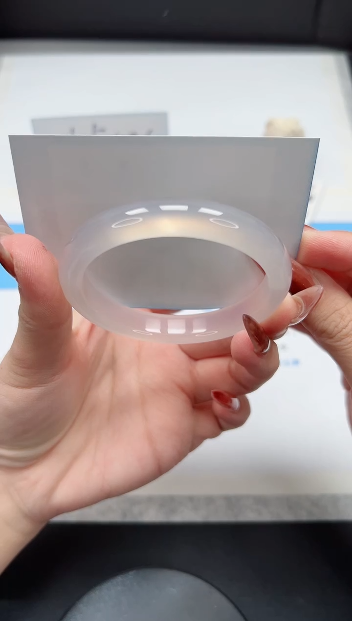 【闪购商品】石英质玉手镯未镶嵌45/56.8荔枝