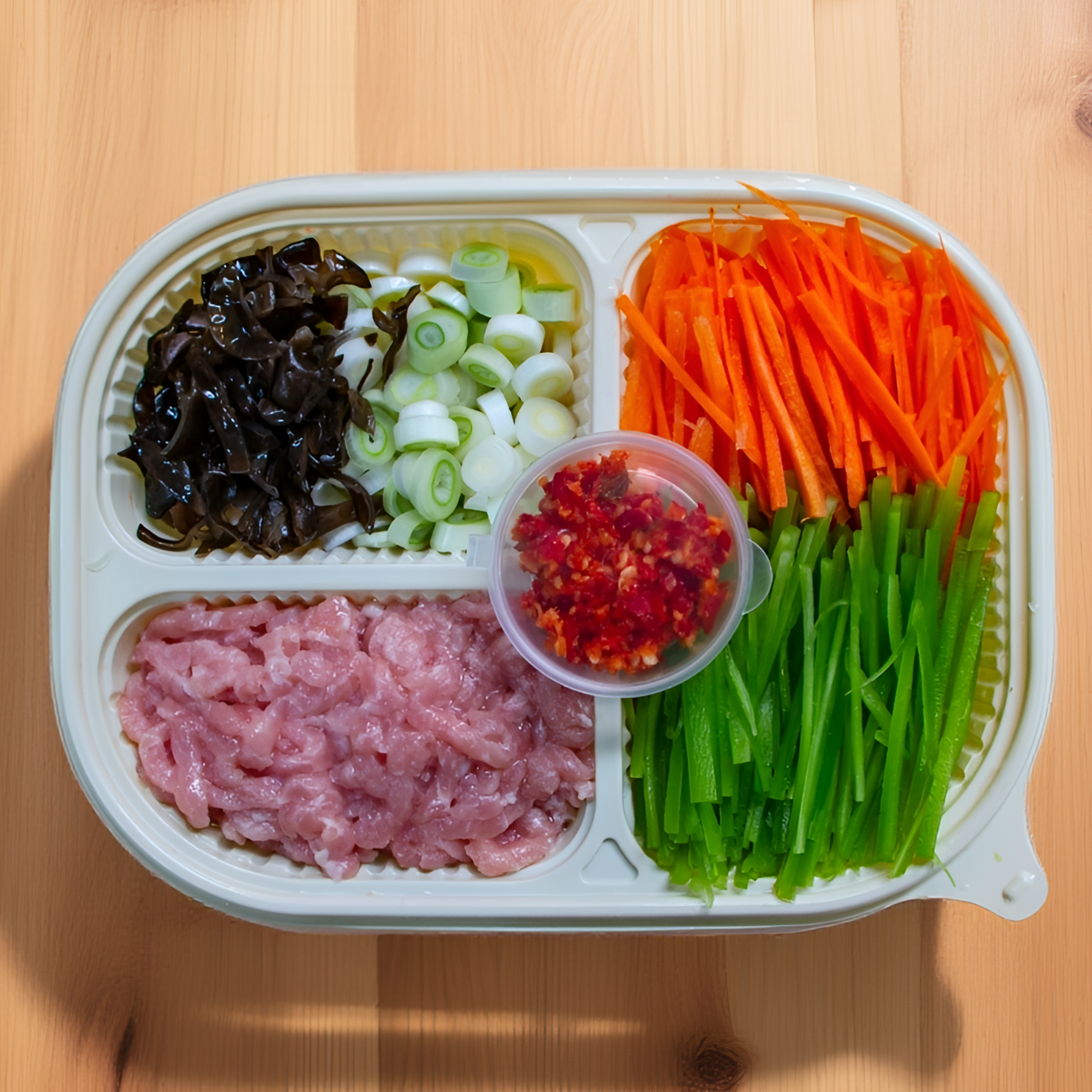 鱼香肉丝（里脊肉丝130g-260g、配了青笋丝、胡萝卜丝、东北黑木耳丝、芹菜颗、葱颗、姜蒜片、泡椒泡姜酱）