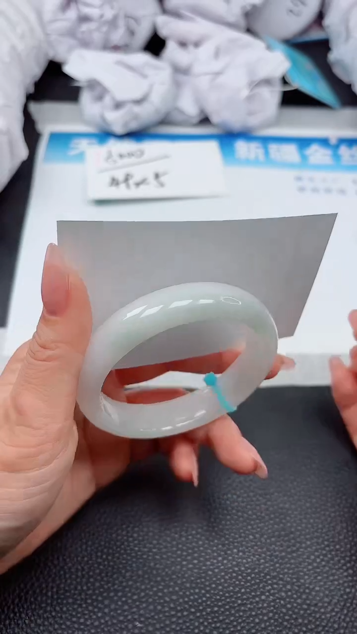 【闪购商品】石英质玉手镯未镶嵌A317