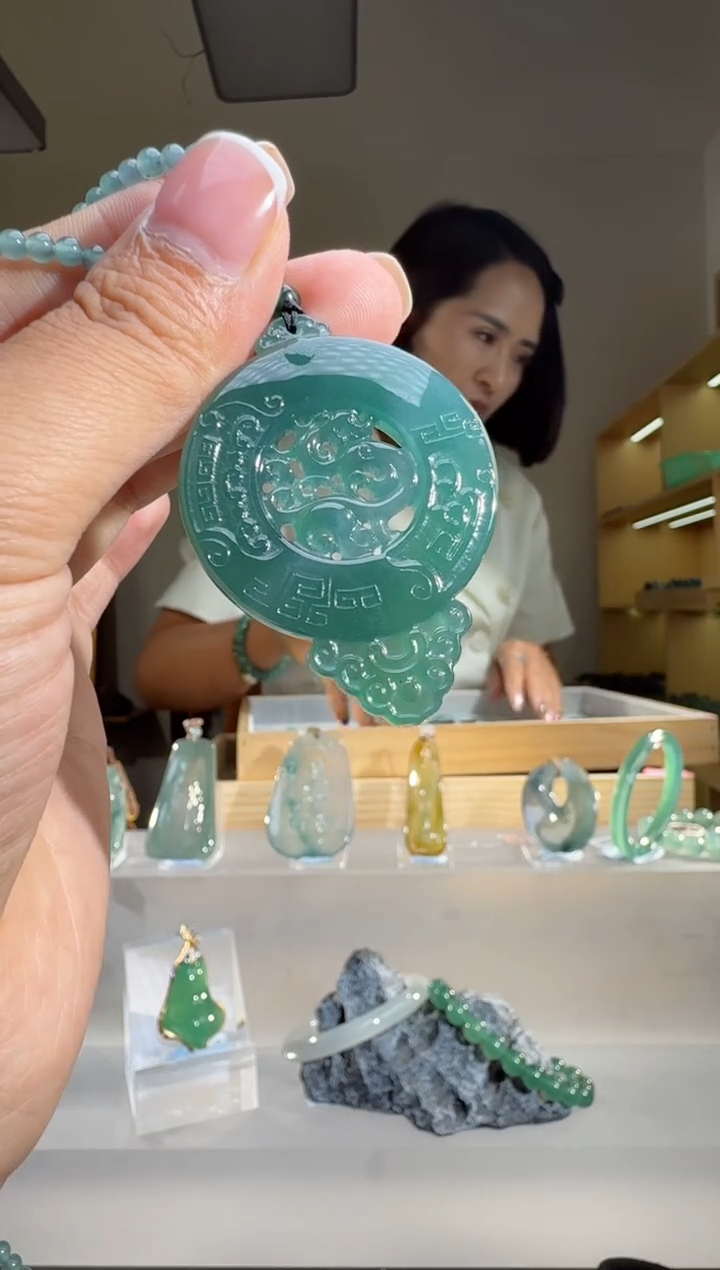 吊坠(赠链)翡翠未镶嵌仿古龙多样性发一