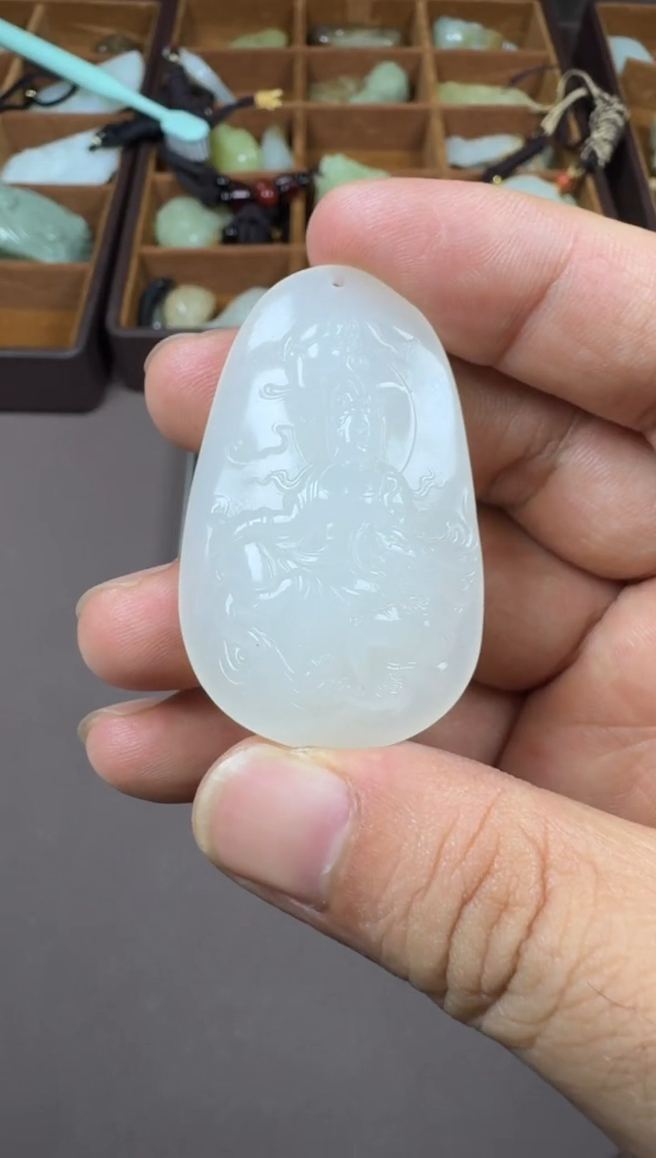 颈饰未镶嵌和田玉1