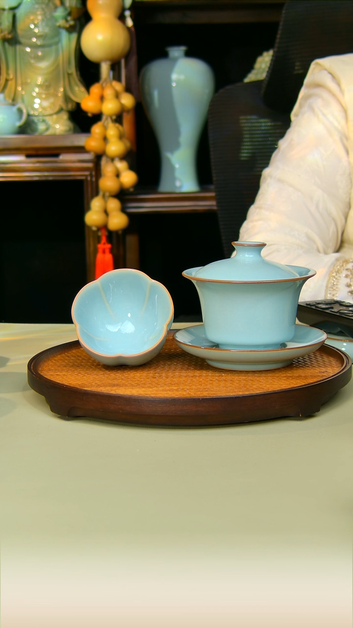 汝瓷_*帅马蹄盖碗加两个梅花杯