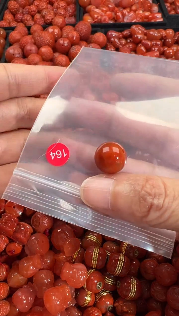 南红玛瑙未镶嵌颈饰1