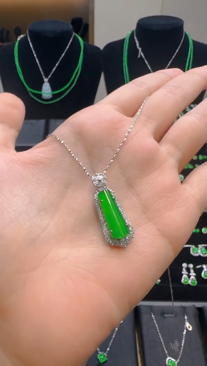 颈饰银S925镶嵌翡翠无事牌吊坠