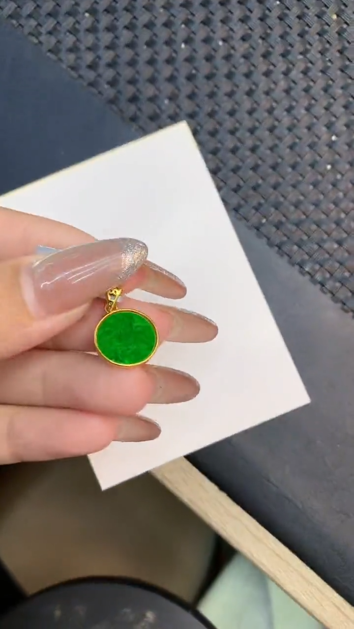 颈饰未镶嵌翡翠·2