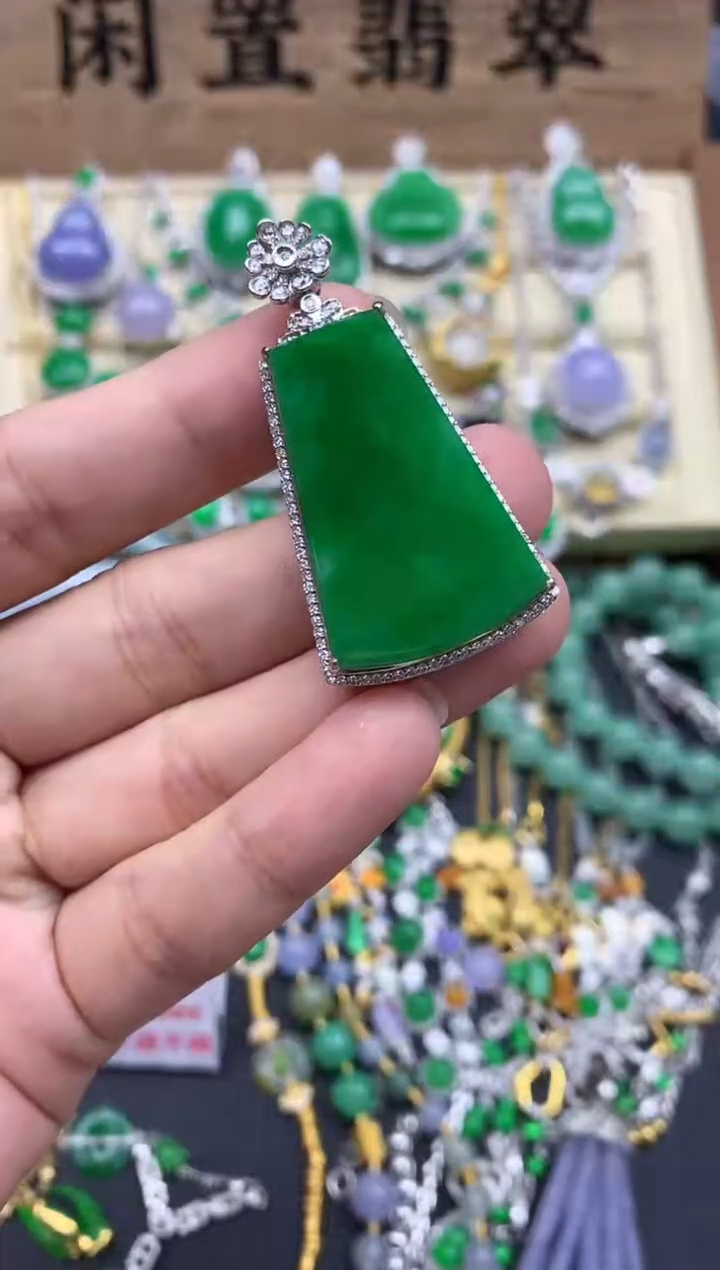 翡翠18K金镶嵌颈饰706-春日珠宝