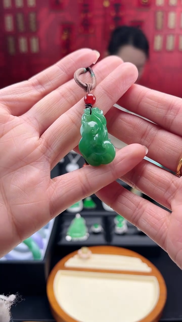 【闪购商品】翡翠颈饰未镶嵌吊坠