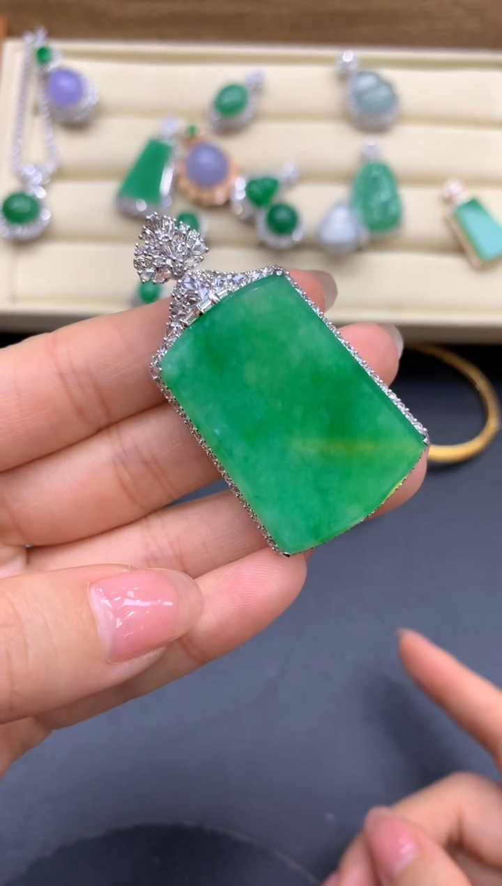 【闪购商品】翡翠颈饰18K金镶嵌613-中国好珍宝