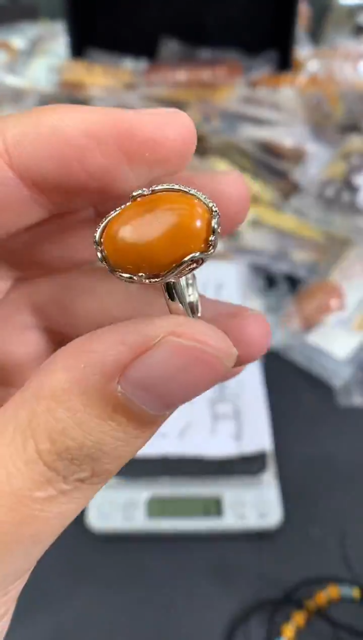 蜜蜡未镶嵌珠宝奇石1
