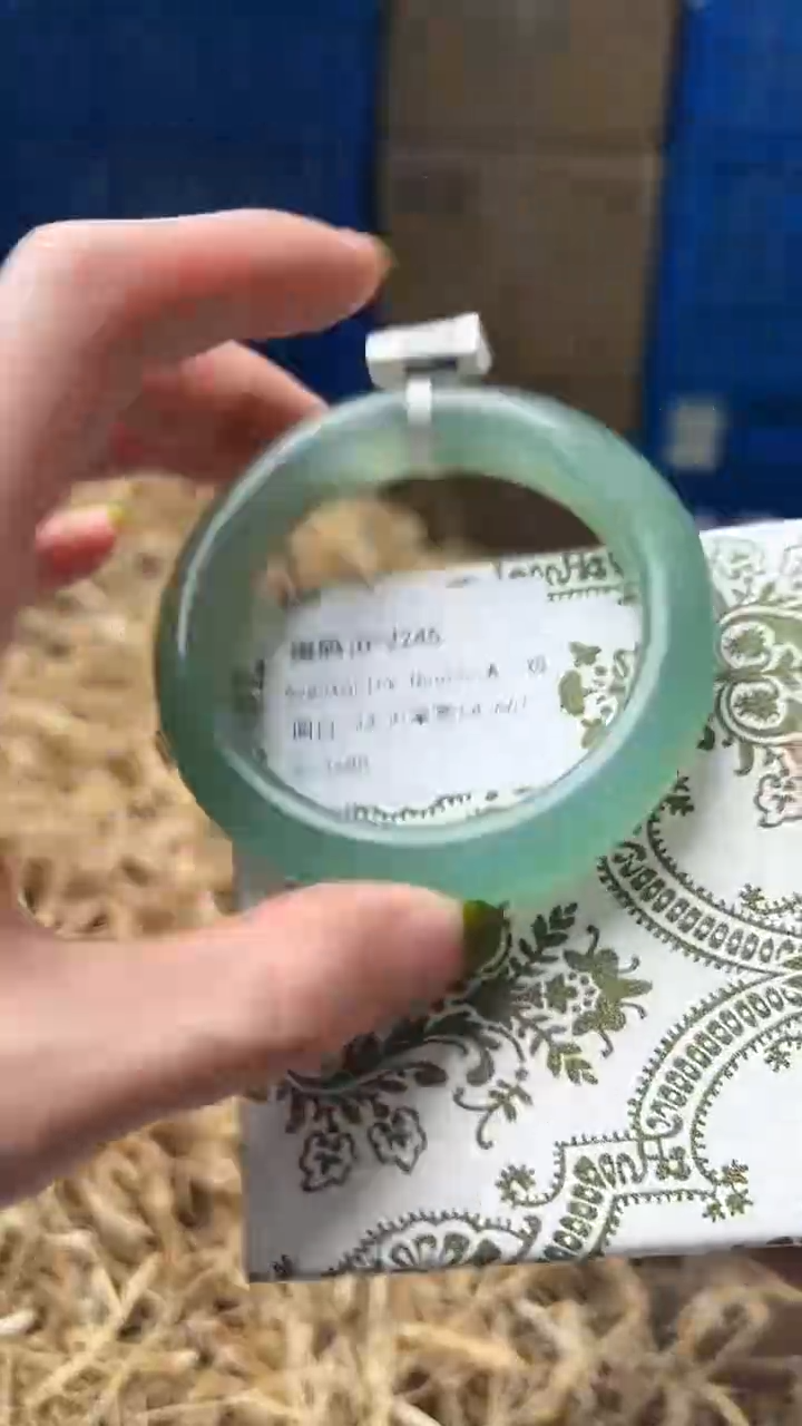 未镶嵌手镯石英质玉D2245