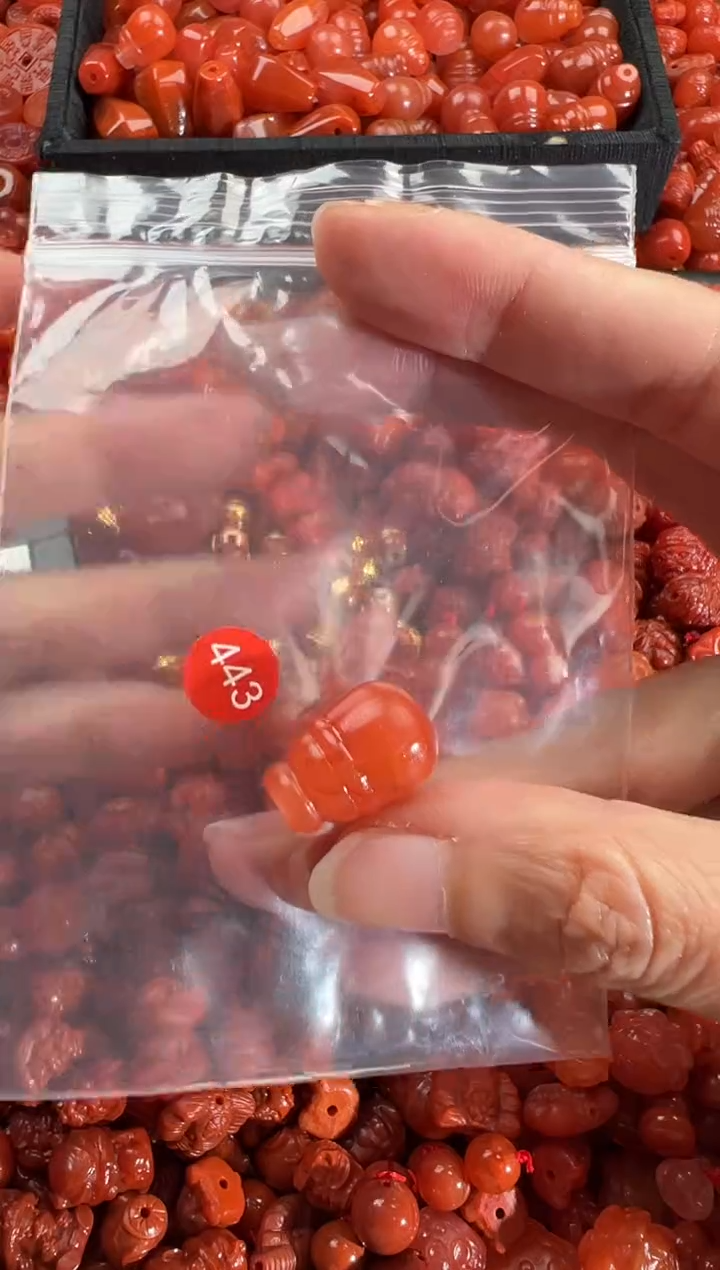 【闪购商品】南红玛瑙颈饰未镶嵌1