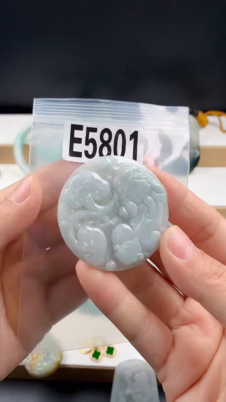 颈饰未镶嵌翡翠天然翡翠吊坠挂件