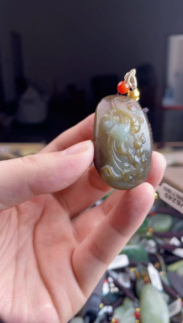 颈饰未镶嵌和田玉1