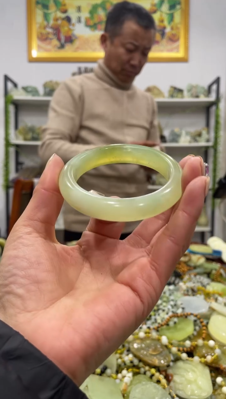【闪购商品】岫玉手镯未镶嵌          