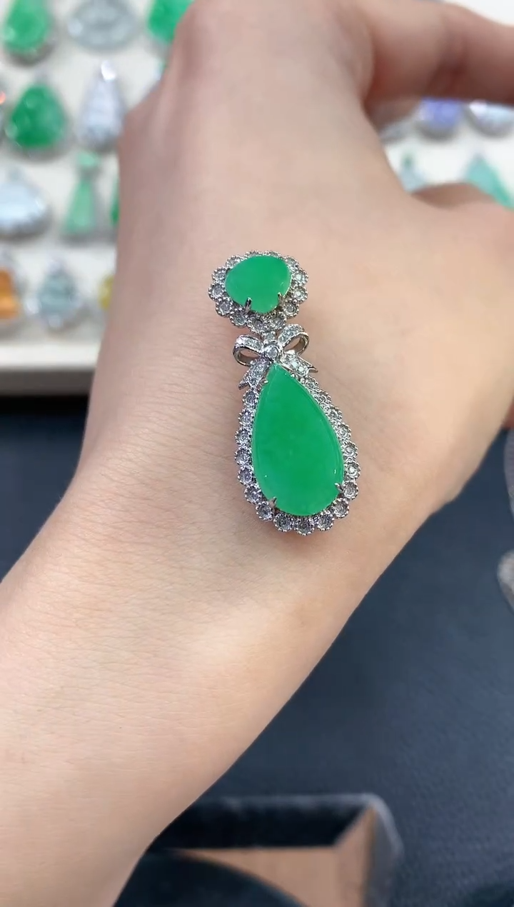 【闪购商品】翡翠吊坠(不含链)18K金镶嵌B114  