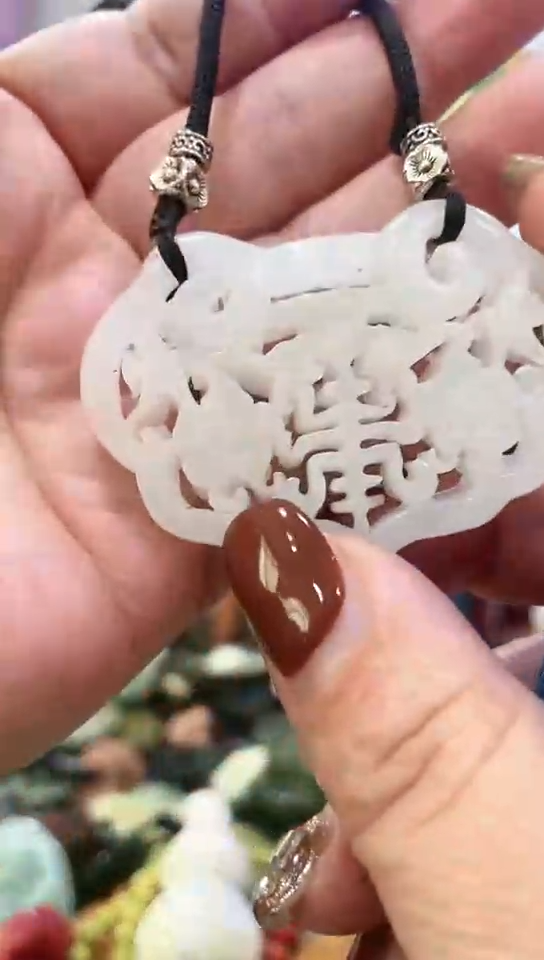 未镶嵌岫玉挂件 