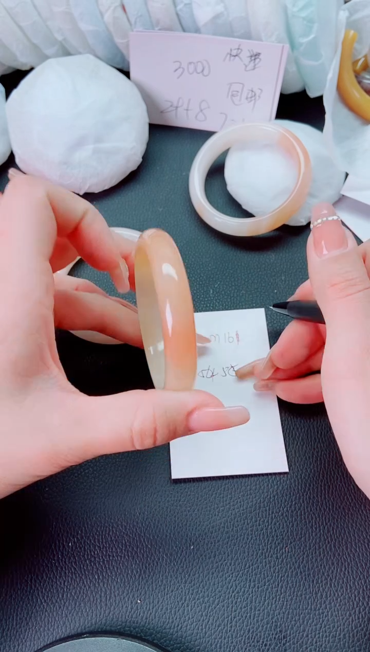 【闪购商品】石英质玉手镯未镶嵌M161-55-54