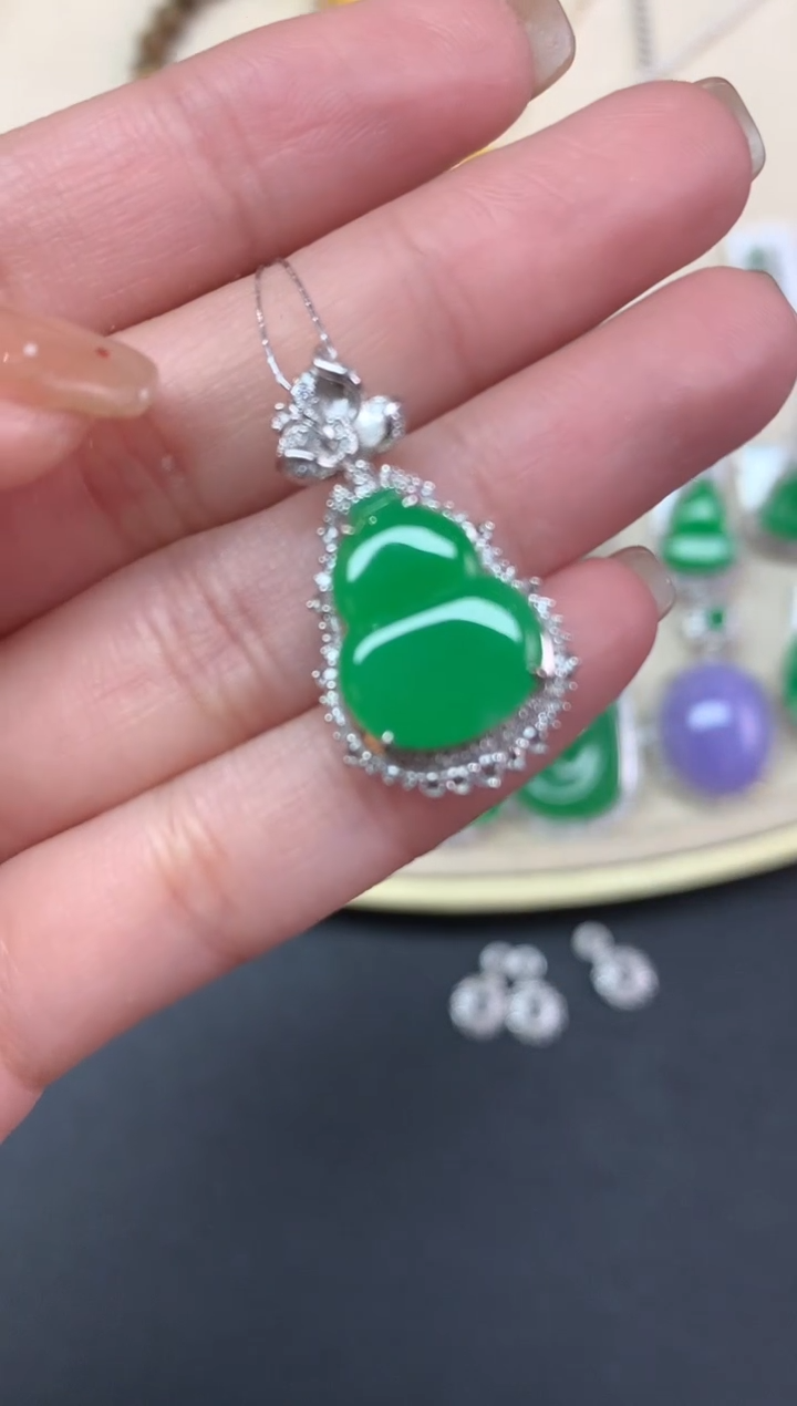 【闪购商品】翡翠吊坠(不含链)18K金镶嵌吊坠A530|13800