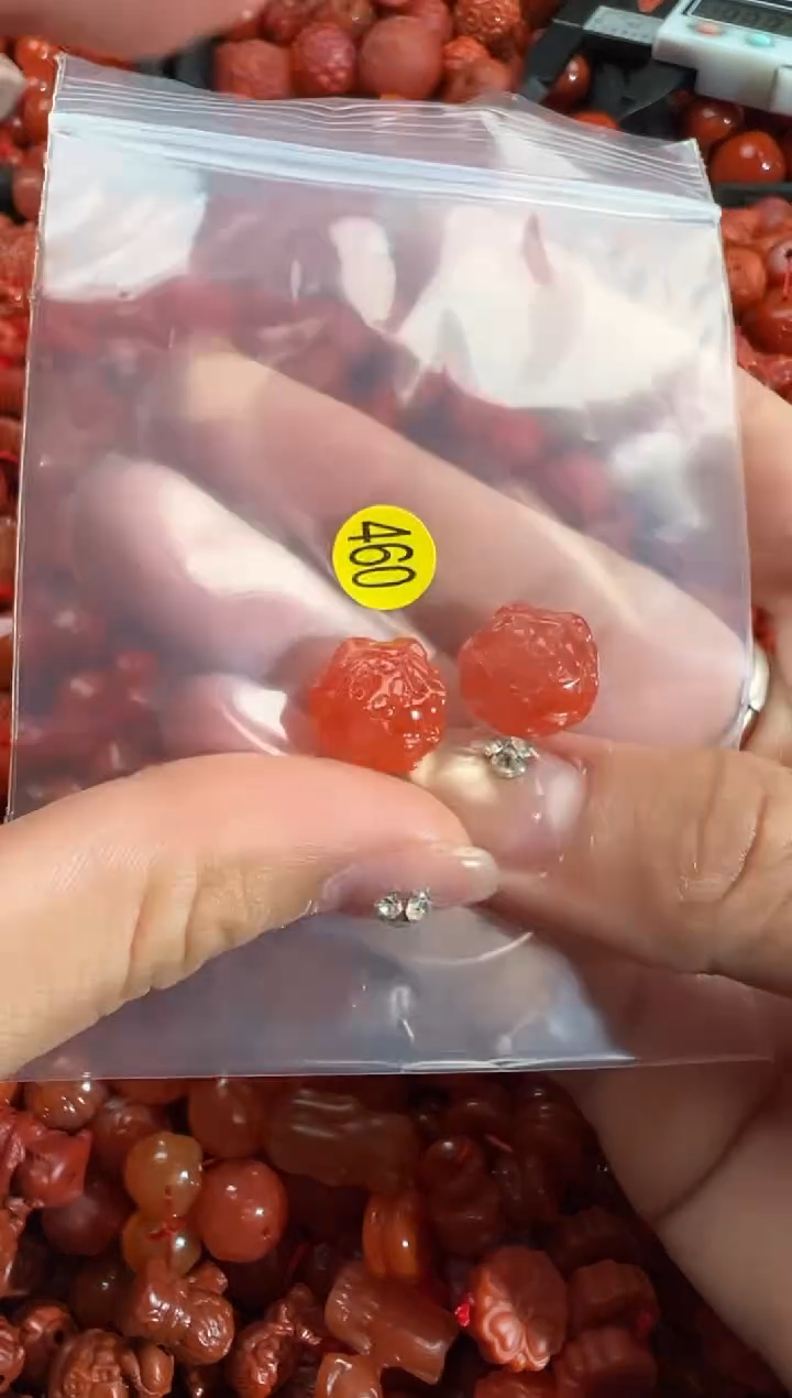 南红玛瑙合金颈饰1