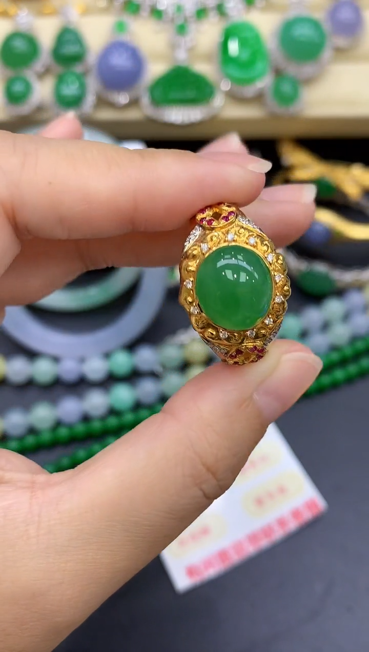 18K金镶嵌戒指翡翠492-中国好珍宝