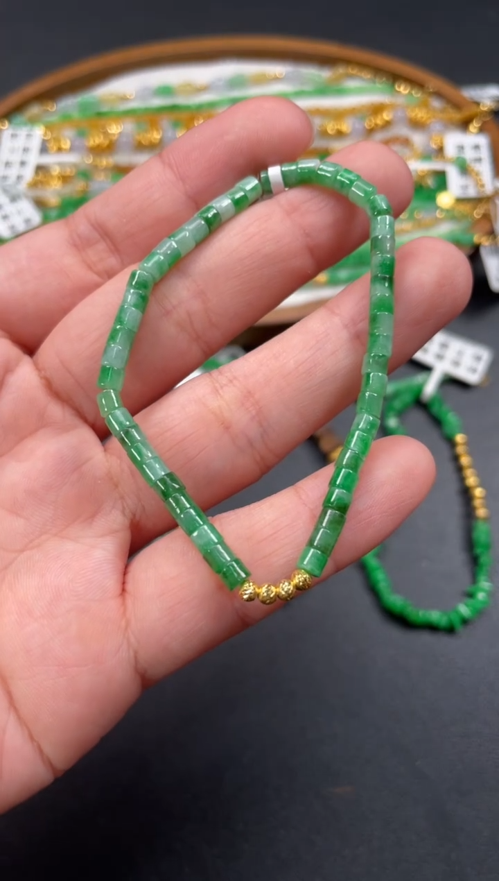 套链18K金镶嵌翡翠一个   P289