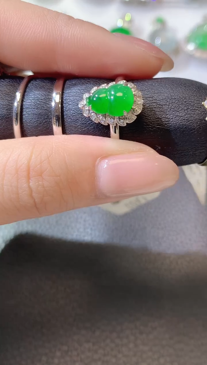 【闪购商品】翡翠戒指18K金镶嵌A25翡翠