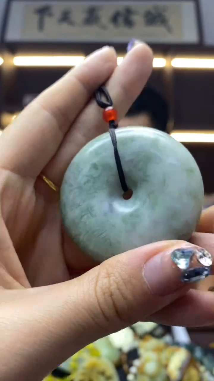 未镶嵌岫玉挂件  